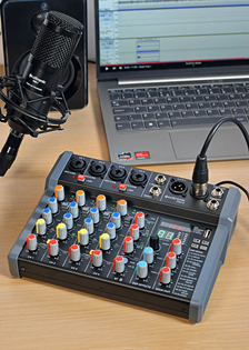 Compact Audio Mixer with DSP USB &%2 