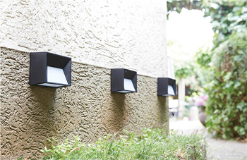 Intelligent Solar LED Wall Light 15 Lu 