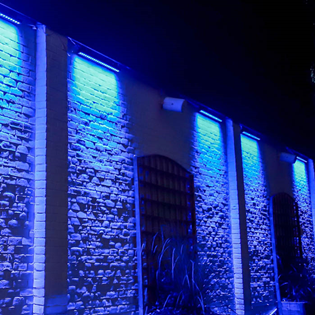Fresco 24 RGBW Exterior LED Batten 