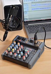 Compact Audio Mixer with DSP USB &%2 